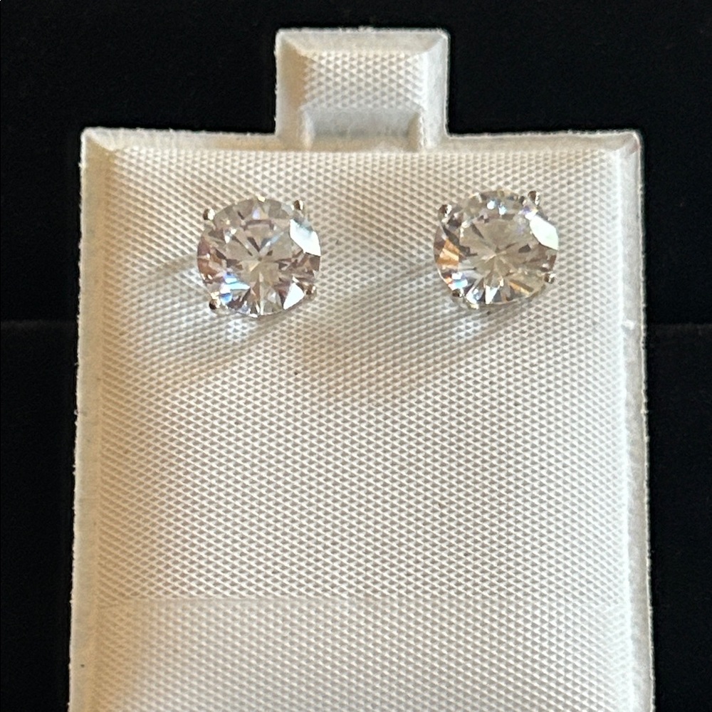 Silver 6mm CZ Stud Earrings‎